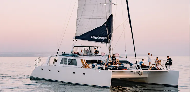 Adventuress luxury catamaran